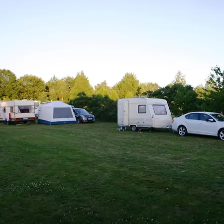 Camping Pitchs For Your Tents, Caravans, Motorhomes - Pitch Only ホリデーパーク