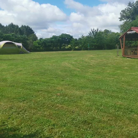 ホリデーパーク Camping Pitchs For Your Tents, Caravans, Motorhomes - Pitch Only Saint-Jory-de-Chaleix